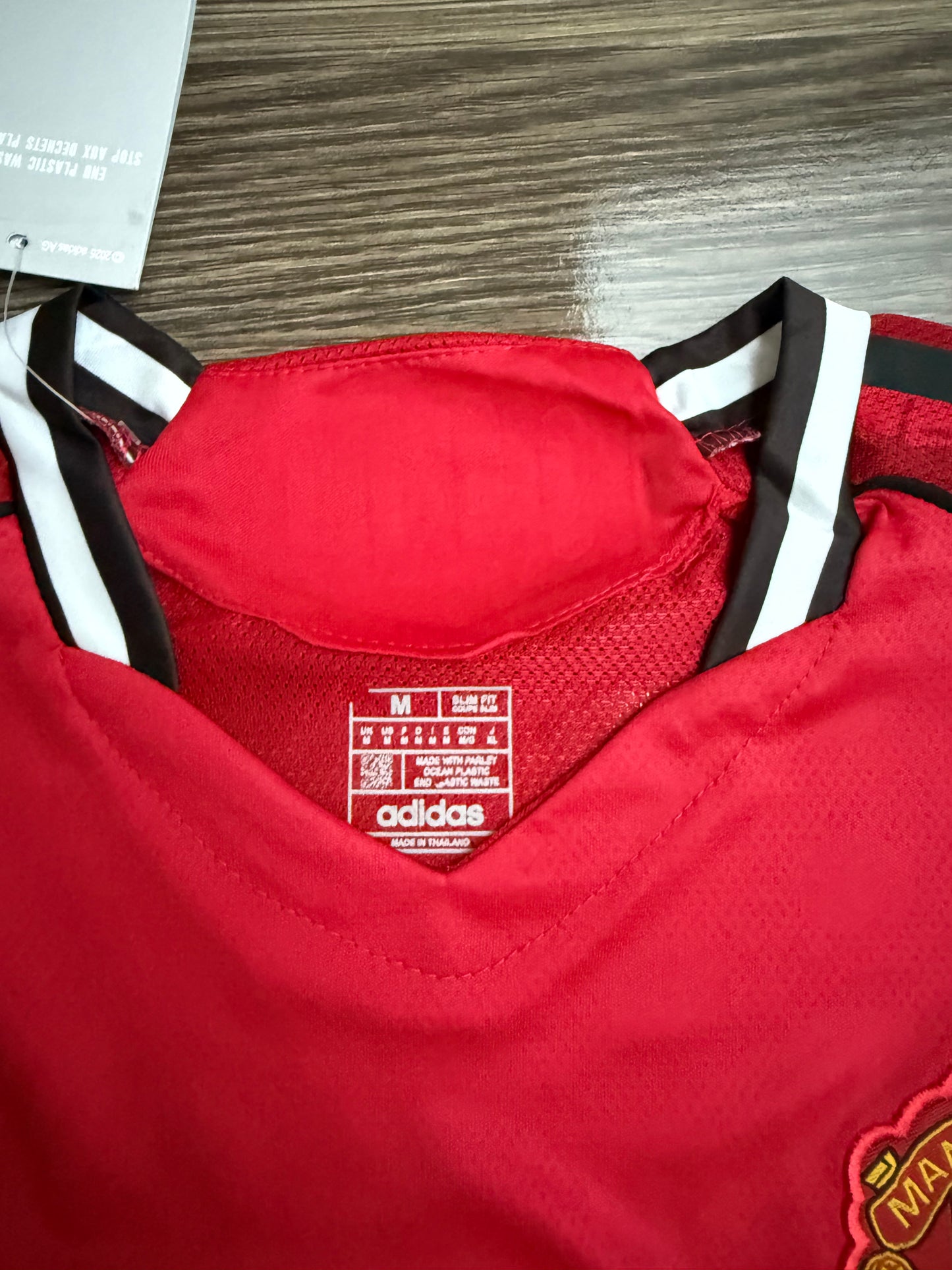 United  25/26 Home Kit Half Sleeves