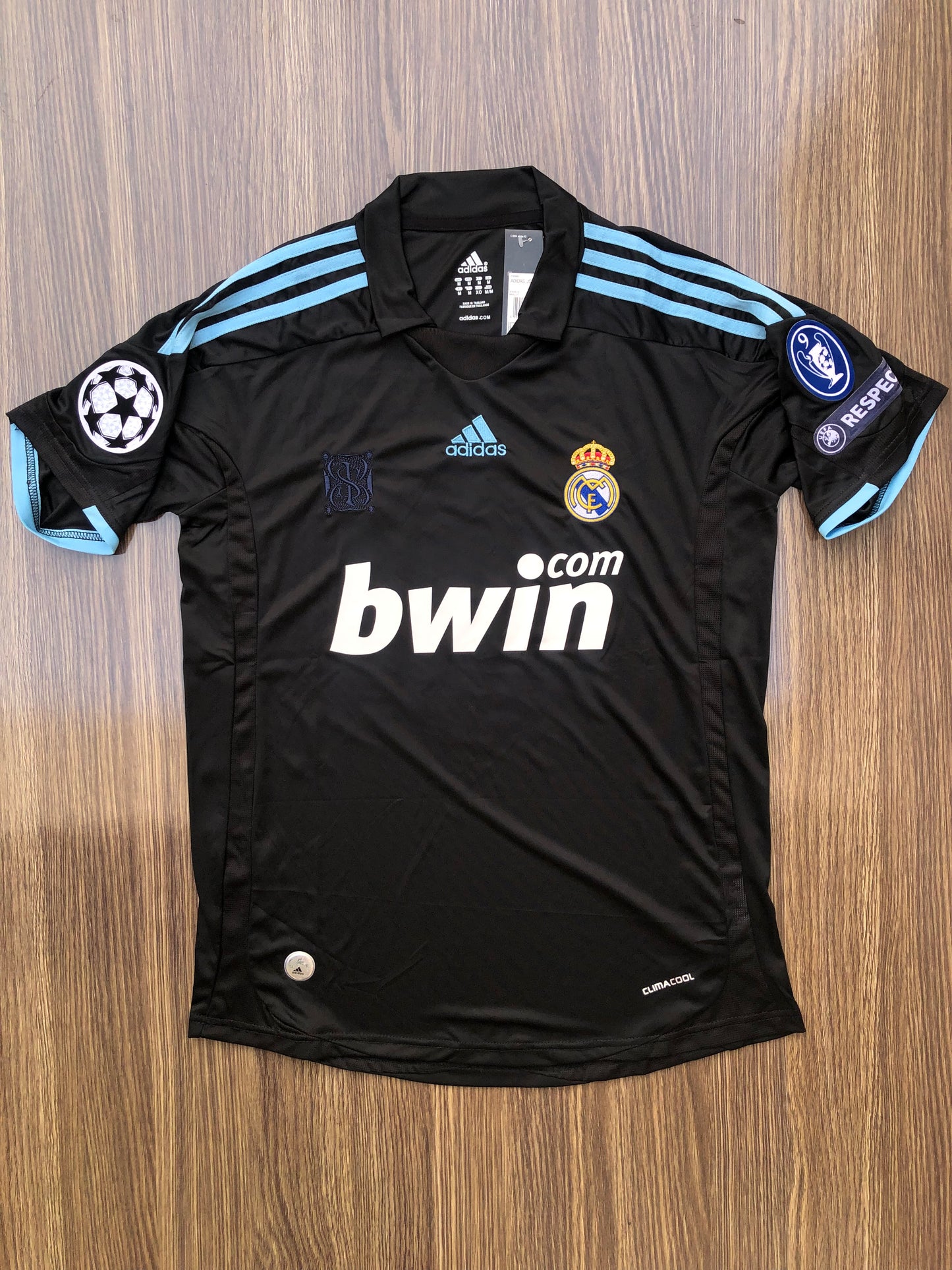 Real Madrid 09/10 Third Jersey Ronaldo